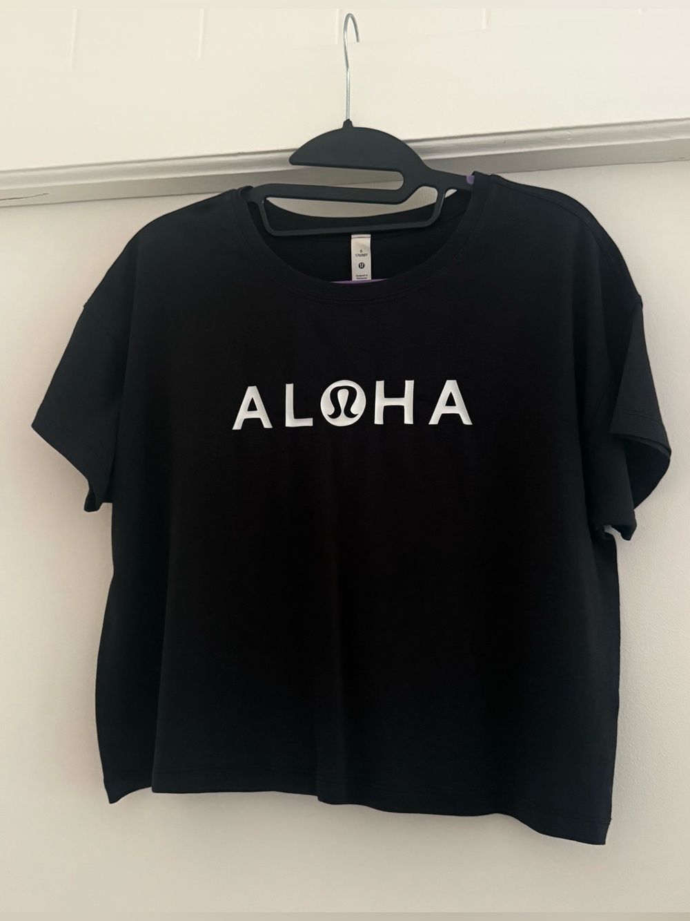 Hawaii Exclusive ! ALOHA Lululemon Cates Tee Black size 6
